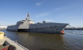 Ключевые противоминные корабли США оказались за тысячи километров от Ормузского пролива