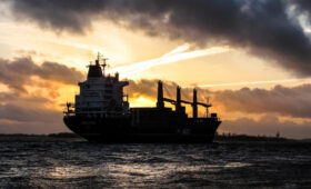 Ошибка на $20 млн: нефтяное судно ВМС США село на мель по приказу, — BI