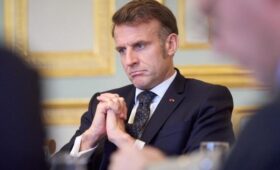 Макрон провел разговор с президентом Ирана