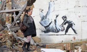 Работа в Украине раскрыла личность Бэнкси, но это не изменит его стиль, – The Independent