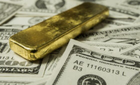 Энергетический шок грозит мировым финансам: инвесторы убегают в доллар и золото