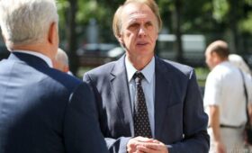 «Фактически делаем то, чего хотела РФ»: Огрызко раскритиковал подход к мирным переговорам