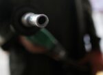 Цены на бензин падают: сколько стоит топливо на АЗС в пятницу