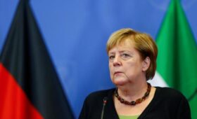 Помогли Украине выжить: Меркель выступила в защиту Минских соглашений