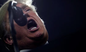 «Нужно пересмотреть НАТО»: Трамп устроил истерику в прямом эфире