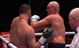 Фьюри вернулся: британский боксер эффектно разгромил россиянина в поединке