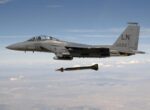 Истребитель США сбит над Ираном, одного пилота спасли, – СМИ