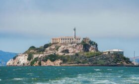 Трамп требует денег на открытие печально известной тюрьмы Алькатрас, закрытой в 1969-м