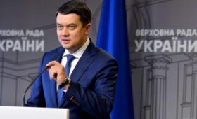 Депортация украинцев из Европы «останется на уровне разговоров», – Разумков