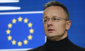 Глава МИД Венгрии неожиданно «исчез» после поражения Орбана на выборах, — СМИ