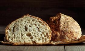 Диетолог рассказала, что хлеб на закваске делает с артериальным давлением