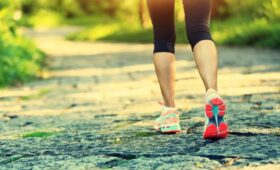 Ходить 10 тысяч шагов не обязательно: ученые объяснили, что действительно важно для здоровья