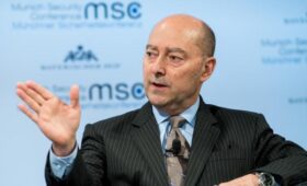 «Это сложная задача»: экс-адмирал НАТО объяснил, как США могут открыть Ормузский пролив