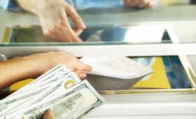 В Украине подорожала валюта: курс доллара и евро 16 апреля