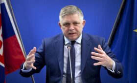 Фицо рвется в РФ на 9 мая: запрос на пролет получила еще одна страна