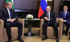 Развернет ли победитель выборов в Болгарии страну к путинской России: рабор NYT