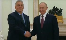 Орбан заявил Путину, что готов стать «мышью для российского льва», — Bloomberg