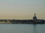 Крупнейший в мире авианосец США возвращается домой после рекордной миссии