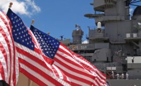 Военные корабли США впервые с начала войны пересекли Ормузский пролив, — Axios