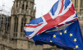 Более половины британцев хотят вернуться в Евросоюз