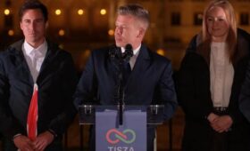 Мадьяр требует немедленной отставки президента Венгрии и его «марионеток»