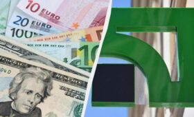 «ПриватБанк» обновил курс валют: сколько стоят доллар и евро сегодня