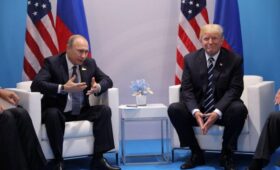 Путин сообщил Трампу о готовности «объявить перемирие на период дня победы»