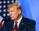 «Они должны махать белым флагом»: Трамп сделал новое заявление по поводу войны в Иране