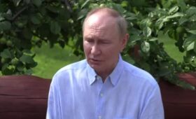 В России ищут биографа рода Путиных