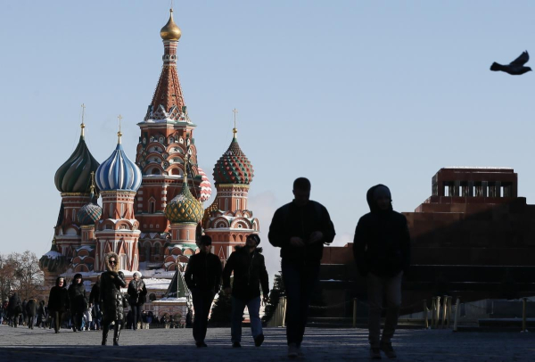 Россияне устали от войны и начинают обвинять Кремль, — Bloomberg