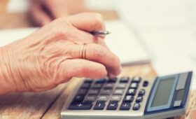 Она работала 61 год: в Польше женщина получает заоблачную пенсию
