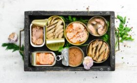 В каких продуктах больше всего омега-3: диетолог назвала 5 самых полезных рыбных консервов