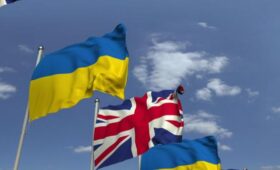 Скандал в Британии: из штаб-квартиры городского совета внезапно исчез флаг Украины