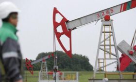 Еще больше денег на войну: США продлили разрешение на продажу российской нефти