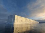 Шторм в Антарктиде унес в море контейнеры с топливом и отходами