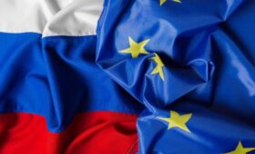 Евродепутат из Люксембурга вербует своих коллег для поездки в РФ на форум Путина, — Politico