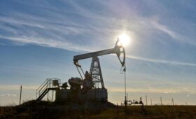 Мировые запасы нефти сокращаются рекордными темпами: скоро может произойти «точка перелома»