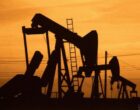 Цены на нефть «поверили» в мир и обвалились более чем на 10 долларов