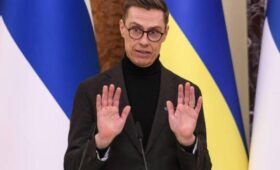 Стубб призвал Европу не паниковать из-за вывода американских войск