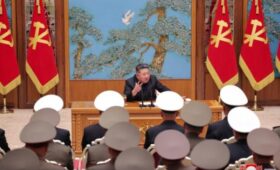 Ким Чен Ын усиливает войска на границе с Южной Кореей