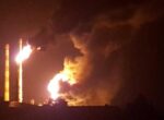 Украинские дроны вывели из строя один из крупнейших НПЗ России, – Reuters