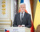 Правительство Чехии запретило президенту ехать на саммит НАТО, — Reuters