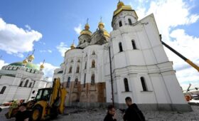 «Последний толчок»: Politico раскрыло, как удар по Лавре повлиял на отношение США к Украине