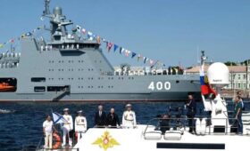 В родном городе Путина побоялись проводить морской парад