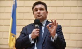 Ведет себя как Россия: дипломат предсказал следующий шаг Навроцкого