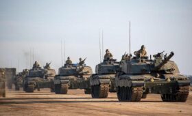 Британия направила элитное танковое подразделение к российской границе