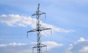 За неделю ДТЭК восстановил электроснабжение для 300 тысяч семей после обстрелов