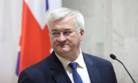 Сибига о решении Навроцкого: Не зря ему аплодируют в Москве