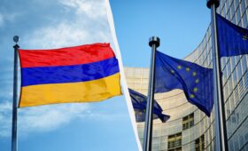 В Армении началось голосование за новый парламент на фоне давления России и стремления к ЕС