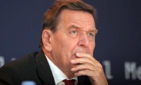 Шредер, которого Путин выдвигал в качестве переговорщика от ЕС, был замечен в Москве, – СМИ